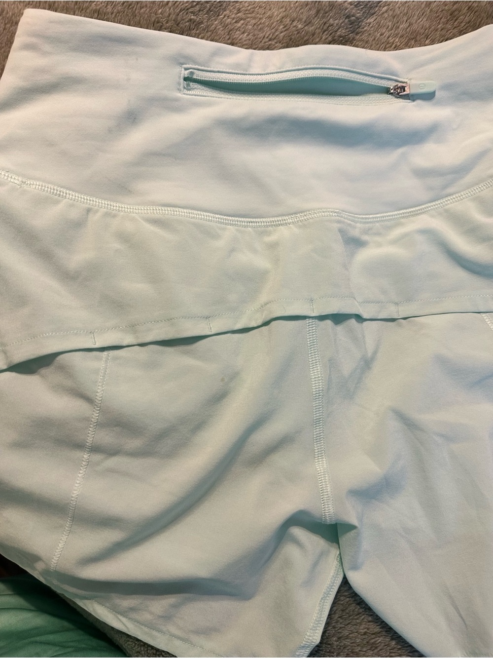 lululemon athletica Light Mint Green speed up HR 4 inch Athletic Shorts - Picture 3 of 3